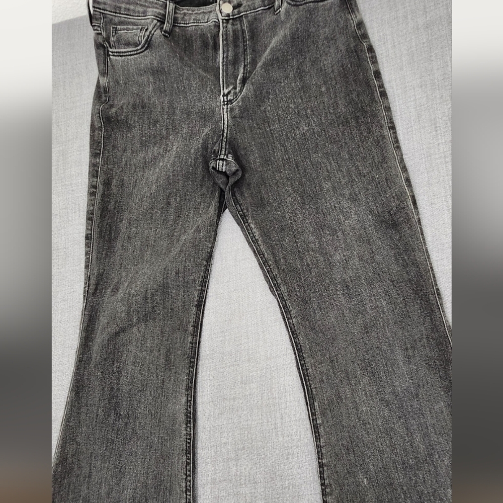 Hollister High Rise Soft Stretch Flare Distressed Style Black Denim Jeans. 13R - Picture 2 of 11